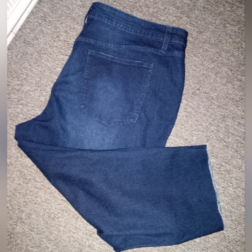 Time and Tru Denim Plus Size Capris Dark Wash Jeans size 24 wide new with Tags